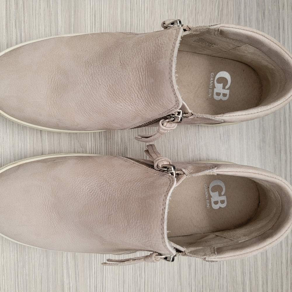 Gianni Bini taupe sneaker bootie.